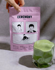 Ceremony Matcha Pulver mit Matcha Latte